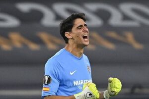 دروازهبان شگفتیساز جام جهانی در راه الهلال