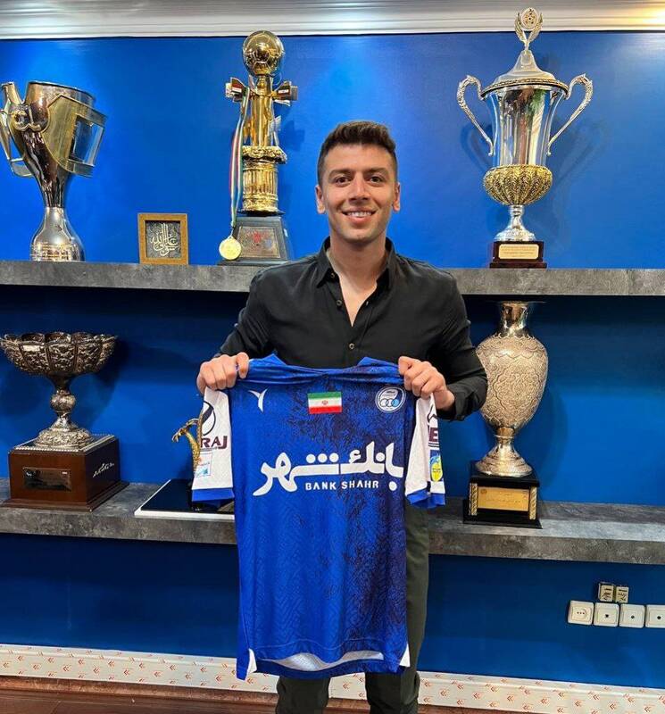 قرارداد جدید هافبک استقلال امضا شد