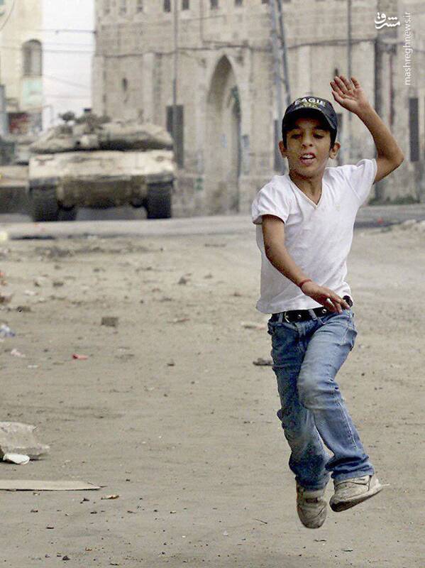 کودکی شجاع که تا شهادت دست از سر صهیونیستها برنداشت+ فیلم