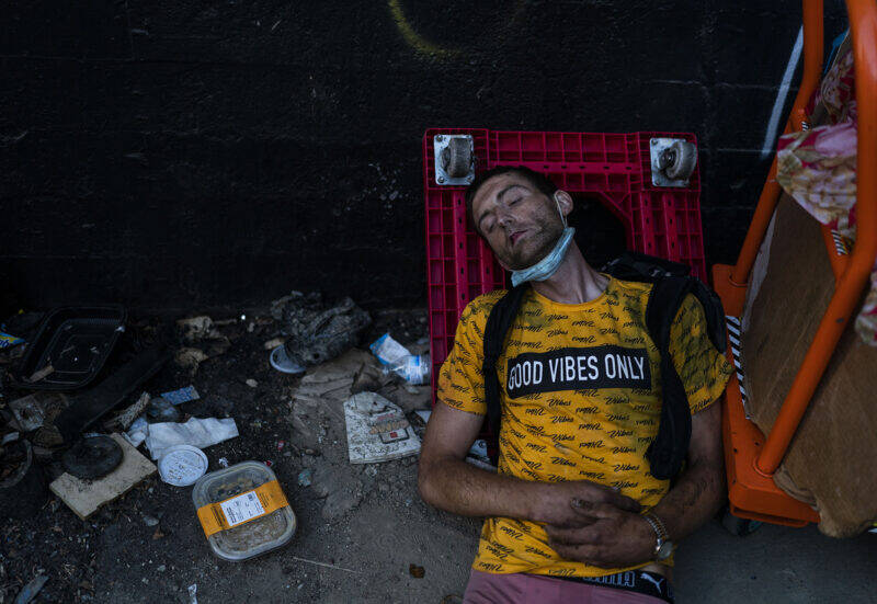 نمایی آخرالزمانی از زامبیها در شهرهای آمریکا+عکس و فیلم