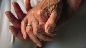 چرا «نباید» سر پیری معرکهگیری کرد؟