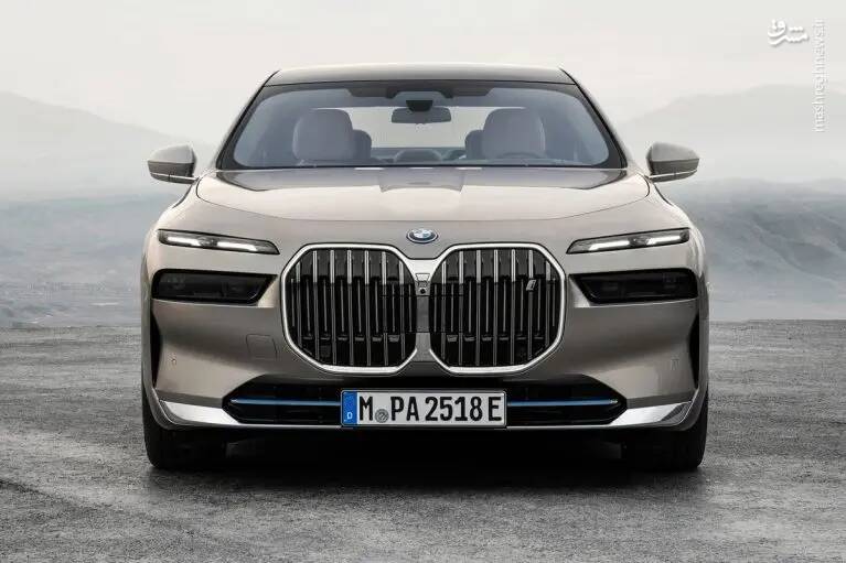 بامو تمام برقی آی۷ به ابهت یک اقیانوسپیما +عکس