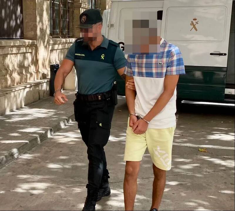 تجاوز هشت جوان «چشم و دل سیر» اروپایی به یک دختر نوجوان+عکس