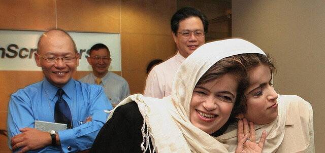 ماجرای ۱۱ دیدار پدر دوقلوهای به هم چسبیده با امام(ره) +تصاویر و فیلم