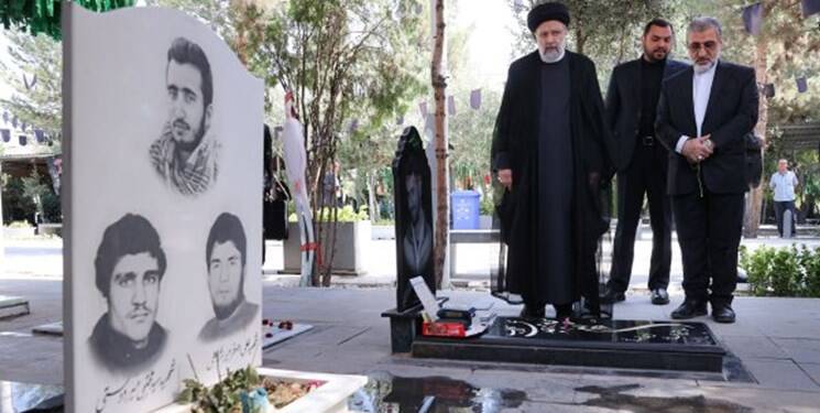 ادای احترام رئیسی به مقام والای شهدای دولت +عکس