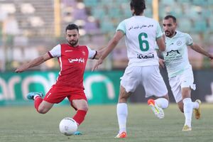 شکست پرسپولیس مقابل ذوبآهن در نیمه اول