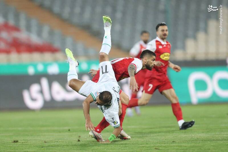 فرار پرسپولیس از شکست خانگی مقابل ذوب آهن/ ضربه خوردن با خنجر خودی