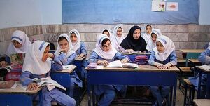 حجم کتب درسی زیاد است؟؛ وضعیت نگران‌کننده زمان آموزش در ایران