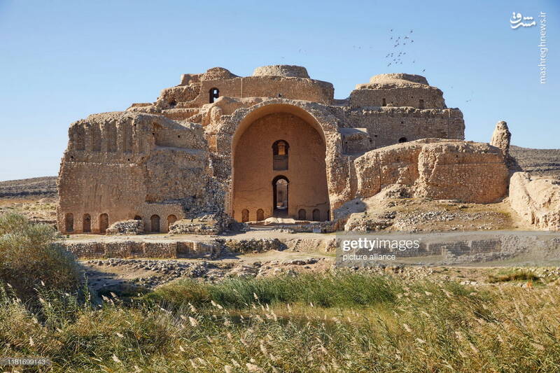 قابی از کاخ اردشیر بابکان در فارس