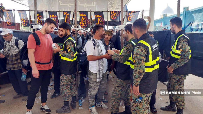 تردد زائران کربلا از مرز مهران