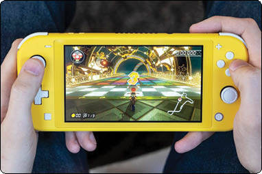 بهترین کنسولهای دستی بازی ۲۰۲۳ +قیمت و عکس