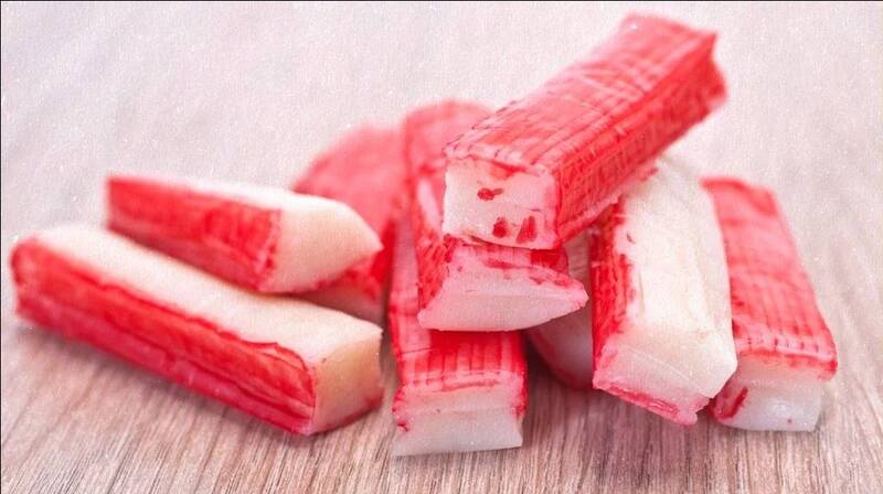 از «ژامبون» خمیری تا «چوبخرچنگی» بدون خرچنگ/ برندهای معروف موادغذایی در دنیا چگونه غذا را جعل میکنند +فیلم و عکس