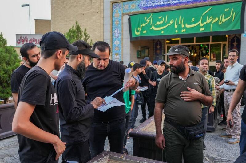 اجرای قطعه «حبیبی شکرا» در کربلا + عکس 2