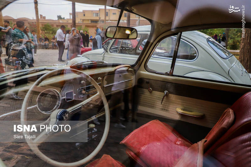  نمایشگاه خودروهای تاریخی عصر جمعه ۱۰ شهریور ۱۴۰۲ در باغ تاریخی موزه هرندی کرمان با حضور علاقمندان برگزار شد.
