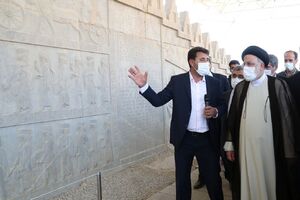 رئیسی دیوار کشید؟!