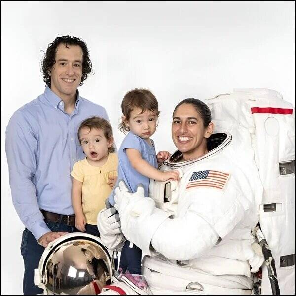 یاسمین مقبلی کیست و در فضا چه میکند؟