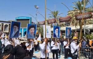 تصویر رهبر انقلاب و امام خمینی(ره) در بین‌الحرمین