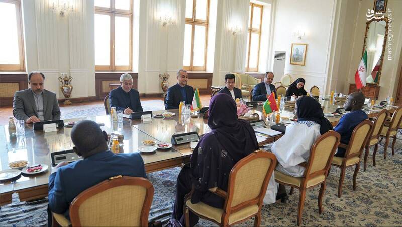 عکس/ دیدار و گفتگوی وزرای امور خارجه ایران و بورکینافاسو