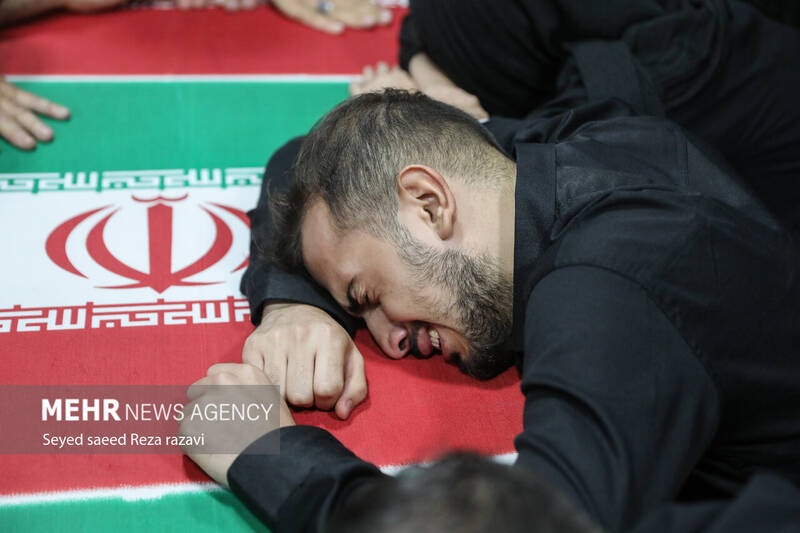 مراسم وداع با پیکر مطهر جهادگر شهید یحیی رستمی بعدازظهر امروز دوشنبه ۱۳ شهریور ماه ۱۴۰۲ با حضور خانواده شهید و مردم در معراج شهدای تهران برگزار شد