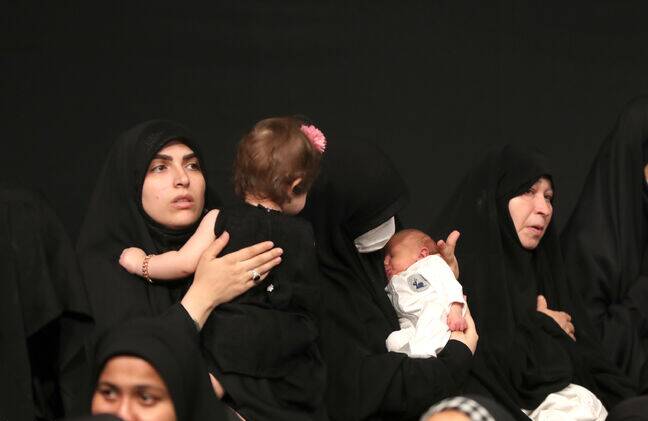 حاشیههایی از مراسم عزاداری در محضر رهبر انقلاب