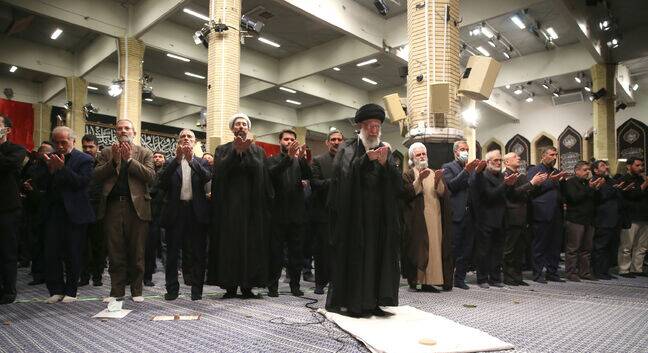 حاشیههایی از مراسم عزاداری در محضر رهبر انقلاب