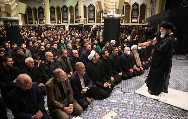 حاشیههایی از مراسم عزاداری در محضر رهبر انقلاب