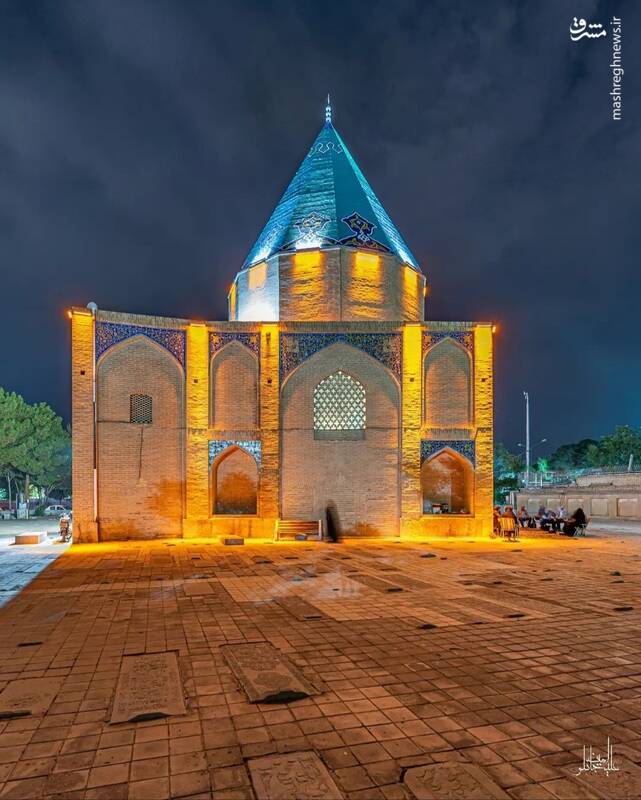 نمایی از مقبره "بابا رکن‌الدین" در اصفهان