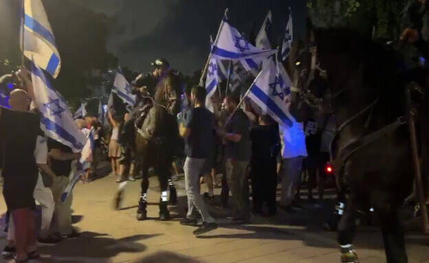 تظاهرات ۱۰۰ هزار نفری در هفته سی و ششم اعتراضات در سرزمینهای اشغالی + عکس