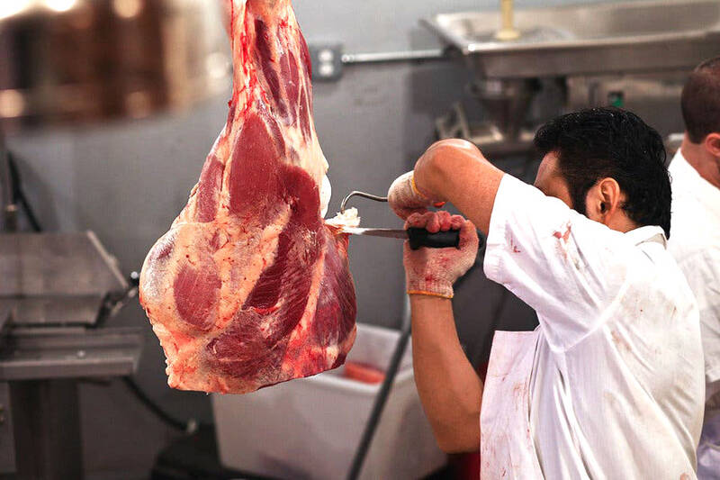 قیمت واقعی گوشت قرمز در محدوده ۴۰۰ هزارتومان است