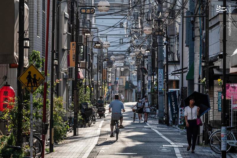 روزمرگیهای مردم در یکی از خیابانهای توکیو _ ژاپن روزمرگیهای مردم در یکی از خیابانهای توکیو _ ژاپن