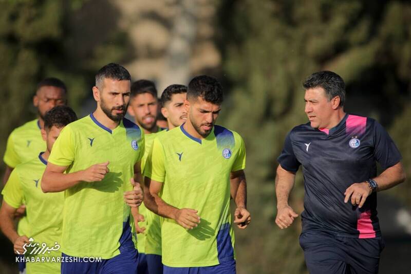 سپاهان با هافبک استقلال چه کرد؟
