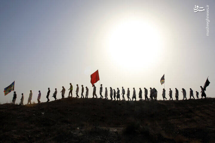 عکس/ زائران پیاده امام رضا(ع) در راه مشهد مقدس