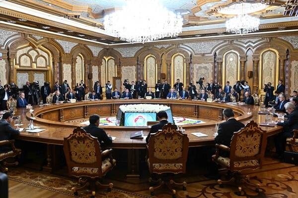 امضای ۵ سند همکاری در نشست سران آسیای مرکزی +عکس