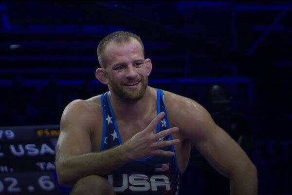 عکس/ ژست دیوید تیلور بعد از بردن حسن یزدانی