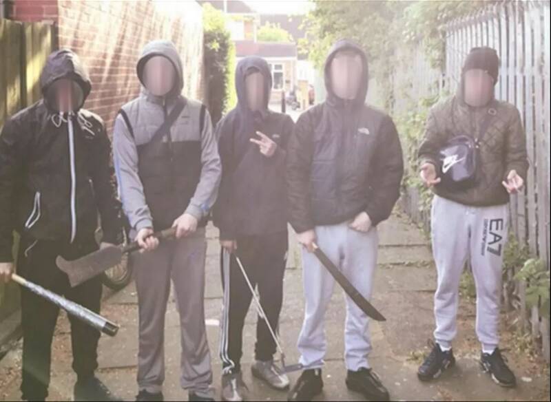 حمله گروهی نوجوانان آمریکایی برای چند پاکت سیگار!/ فرهنگ خشونت ریشههای آمریکا را خشکانده است +عکس و فیلم