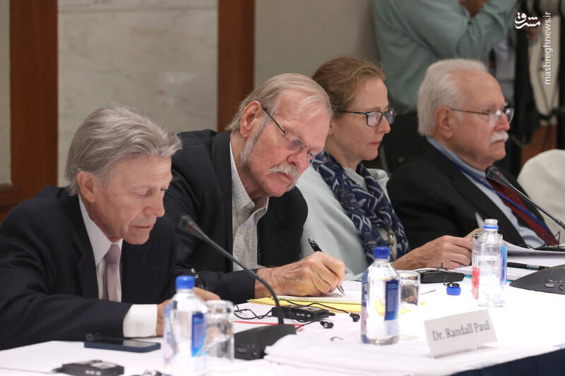 عکس/ نشست رئیسی با رهبران ادیان الهی