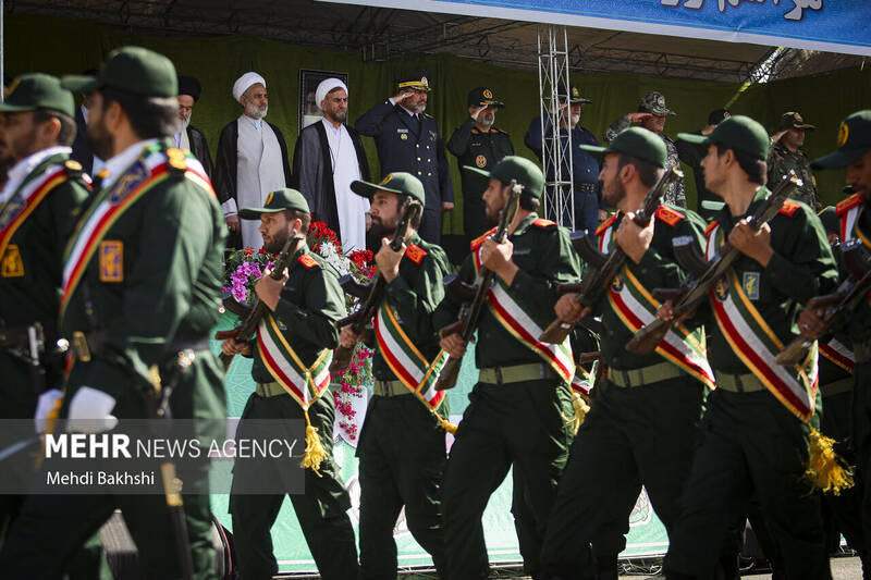 مراسم رژه نیروهای مسلح در استان قم