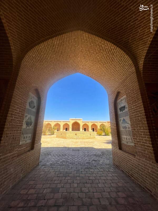 قابی آجری از کاروانسرای رشتی عقدا 2