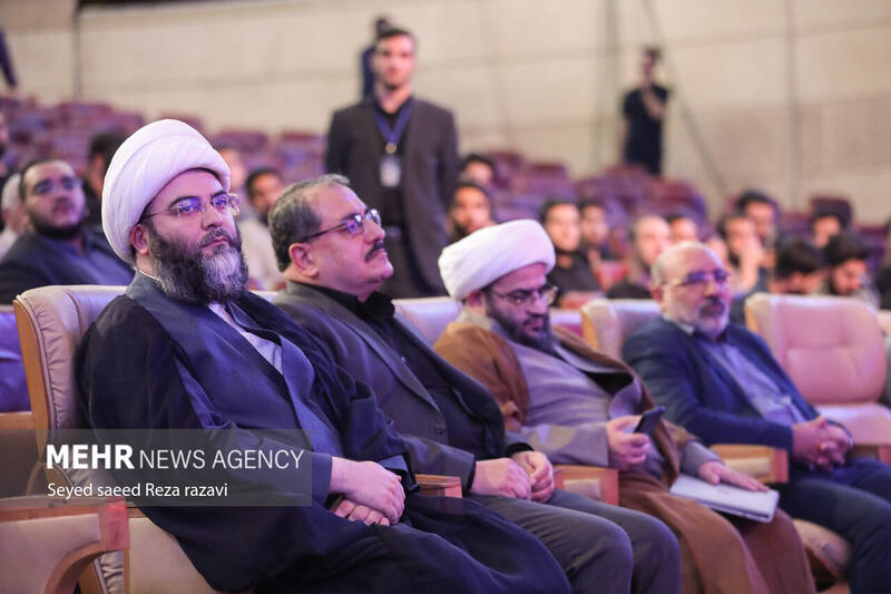 حجت الاسلام محمد قمی رییس سازمان تبلیغات اسلامی در مراسم آیین اختتامیه نخستین کنگره ملی نوحهها و نغمههای عاشورایی حضور دارد