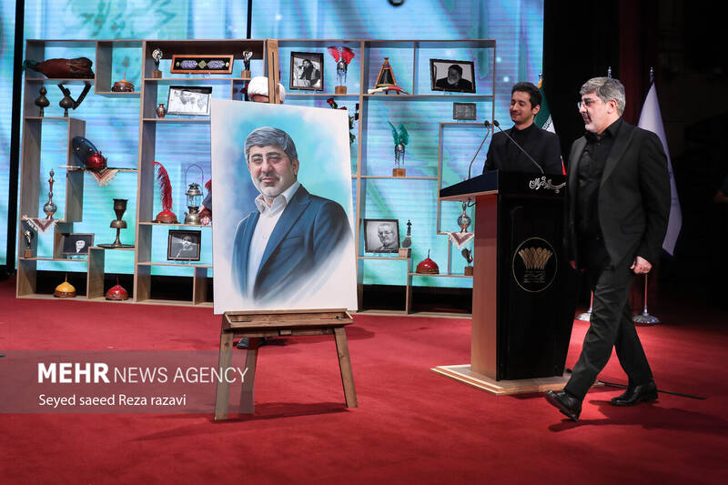 آئین اختتامیه نخستین کنگره ملی نوحهها و نغمههای عاشورایی بعدازظهر امروز یکشنبه ۲ مهر ماه ۱۴۰۲ با حضور حجت الاسلام محمد قمی رئیس سازمان تبلیغات اسلامی در سالن همایشهای برج میلاد و با معرفی برگزیدگان برگزار شد