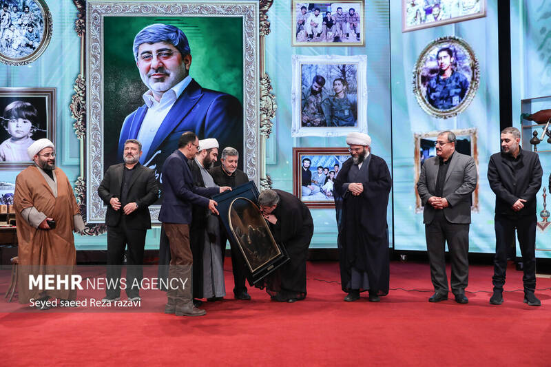 آئین اختتامیه نخستین کنگره ملی نوحهها و نغمههای عاشورایی بعدازظهر امروز یکشنبه ۲ مهر ماه ۱۴۰۲ با حضور حجت الاسلام محمد قمی رئیس سازمان تبلیغات اسلامی در سالن همایشهای برج میلاد و با معرفی برگزیدگان برگزار شد