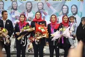 استقبال از بانوان مدالآور ایران در فرودگاه + عکس