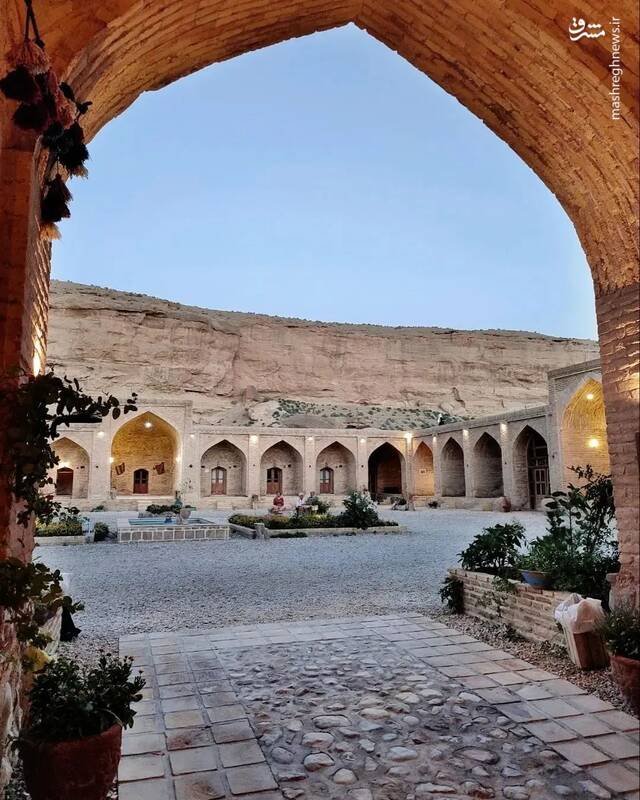 کاروانسرای ایزدخواست را از این زاویه ببینید