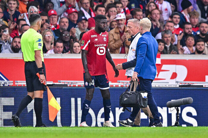 مدافع سابق بارسلونا ضربه مغزی شد +عکس