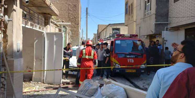 انفجار و تخریب یک منزل مسکونی در قم+ عکس