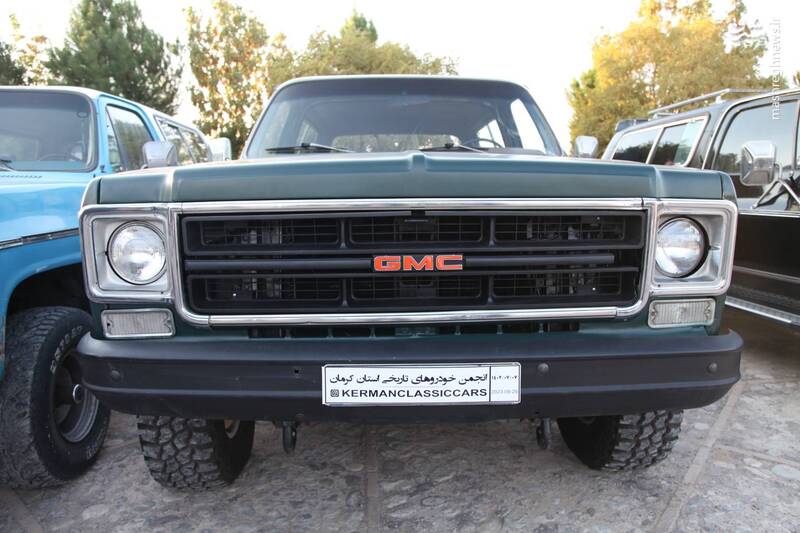 نمایش خودروهای تاریخی در کرمان +عکس