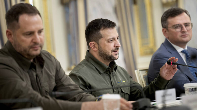 ادعای حضور زلنسکی در یک مهمانی و انحرافات اخلاقی او+عکس