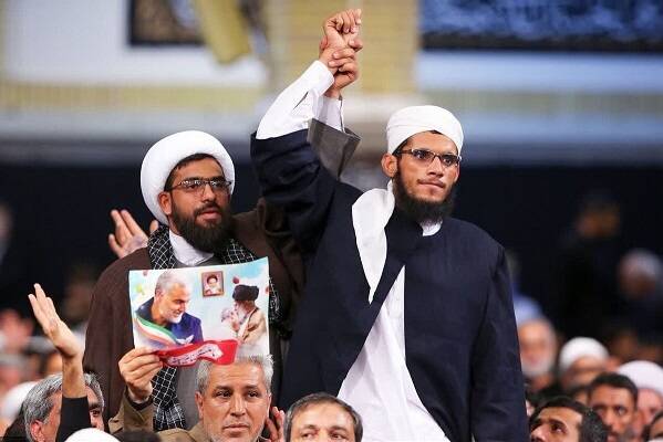 تبعید پربرکتی که مایه «وحدت» شد؛ رهبر انقلاب برای رساندن کدام بانوی ایرانشهری به بیمارستان داوطلب شدند؟ + عکس و فیلم 20