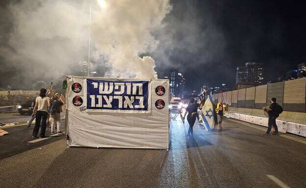 در حال نزدیک شدن به بحران قانون اساسی هستیم/ دشمنان بوی ضعف دولت شیطانی نتانیاهو را احساس کردهاند/ با شروع جلسات کنست، اعتراضات نیز شدت خواهد گرفت
