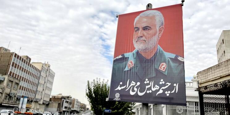 معابر تهران به تصاویر حاج قاسم سلیمانی مزین شد +عکس